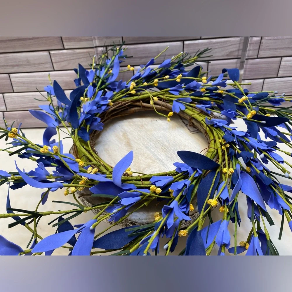 Floral living ❤️ ❤️ Periwinkle, Yellow Forsythia Bud Wreath  12” NWT